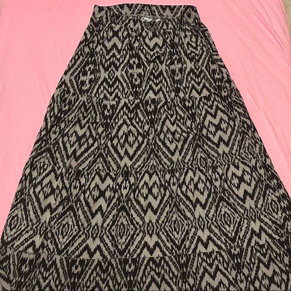 Old Navy Black and Grey Printed Maxi Skirt